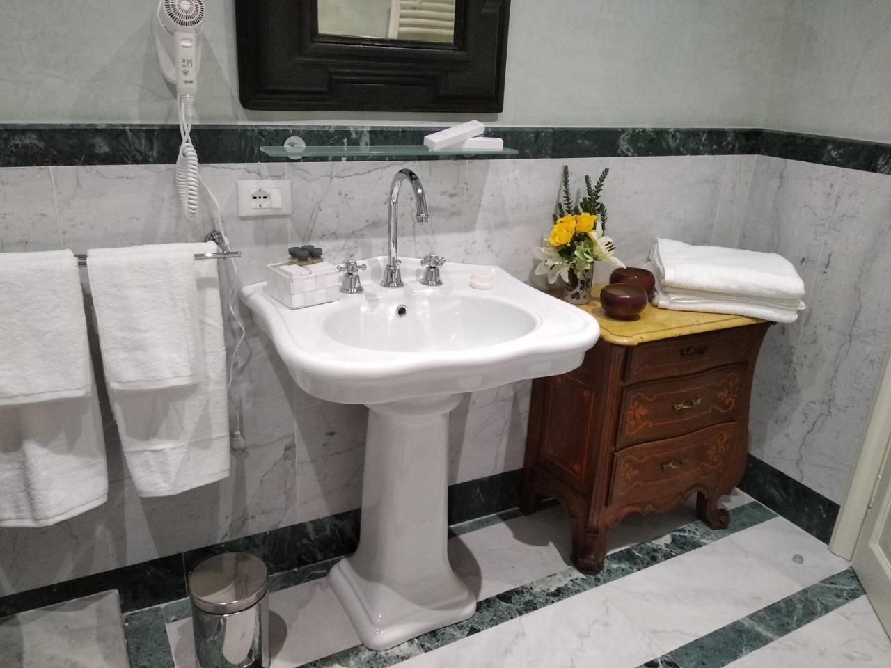 B&B "La Bottega D'Arte" Καρράρα Εξωτερικό φωτογραφία